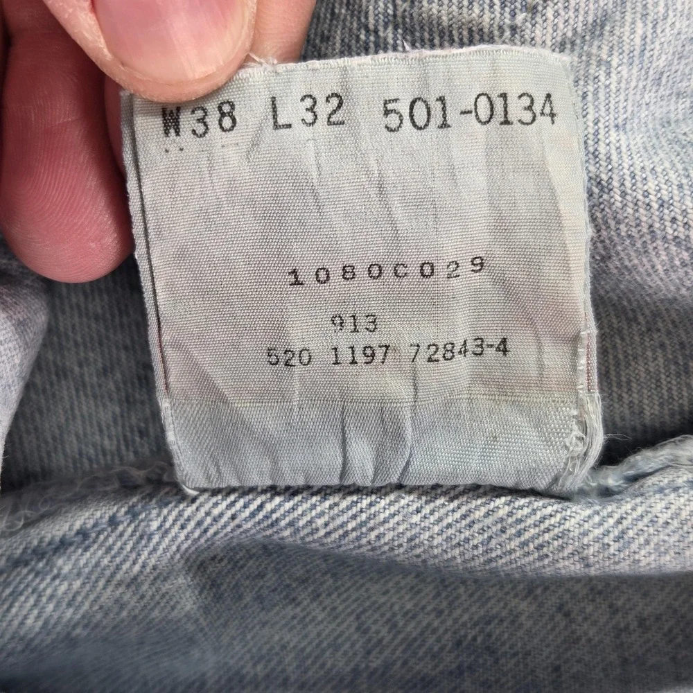 VTG Levis 501 Jeans Mens Blue Light Wash Straight Button Fly Made USA Fits 36x25